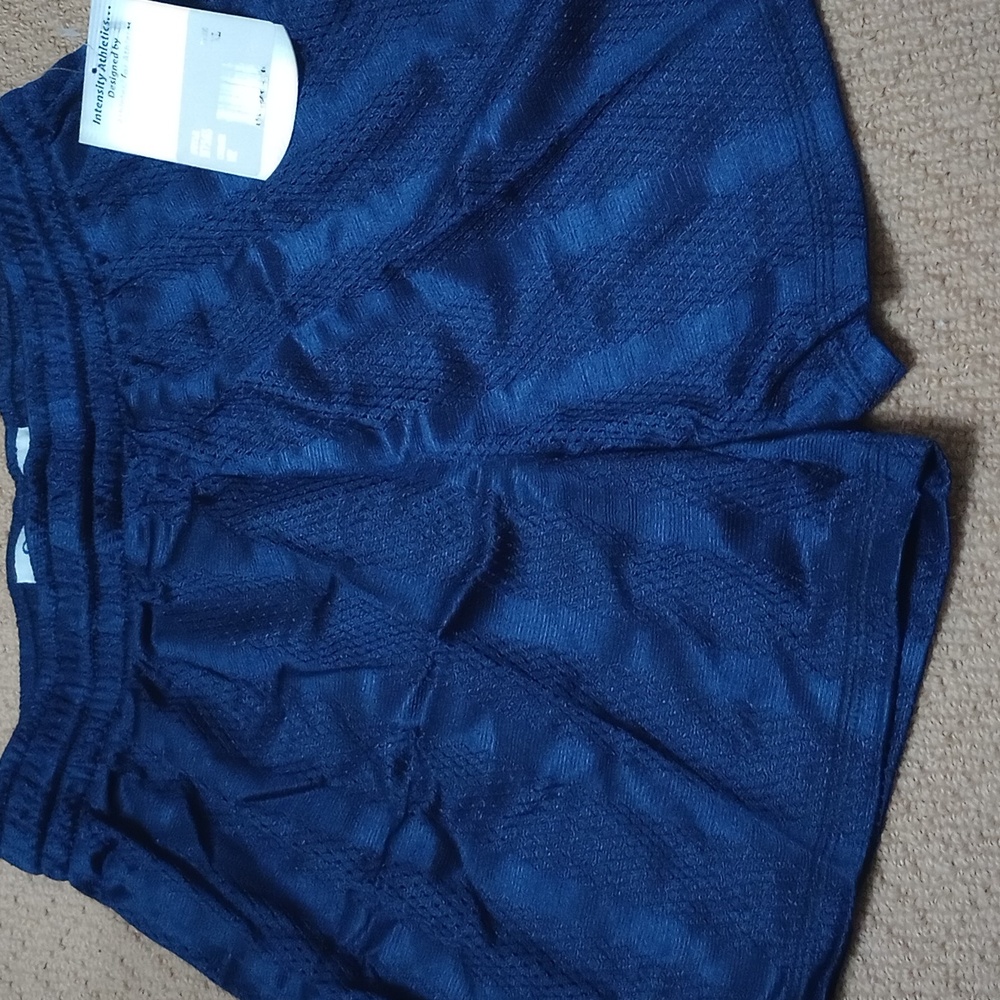 🧡2/$10 NWT INTENSITY Diamond Mesh Shorts With Liner. 5" Inseam